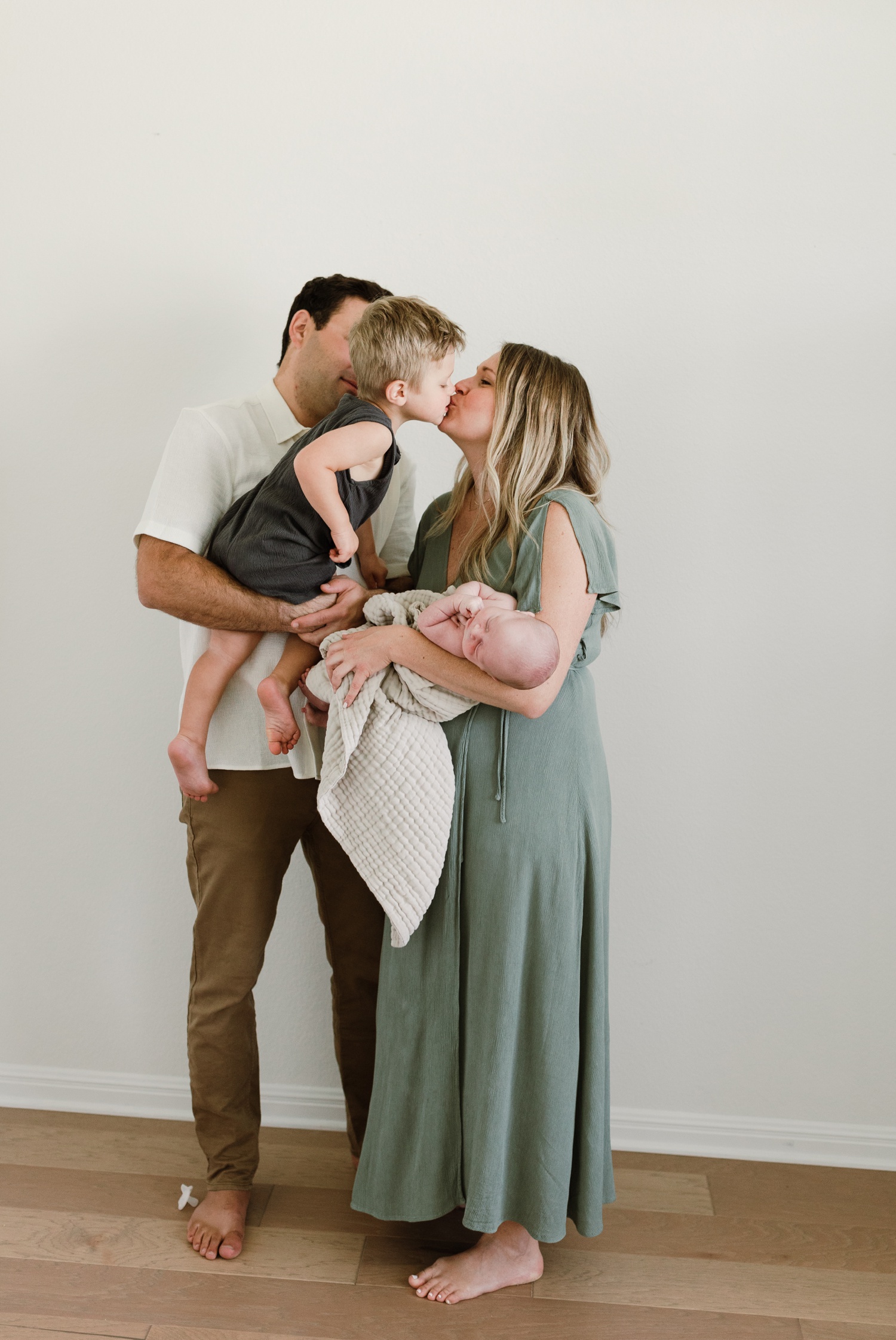 How to prepare for an at-home newborn session