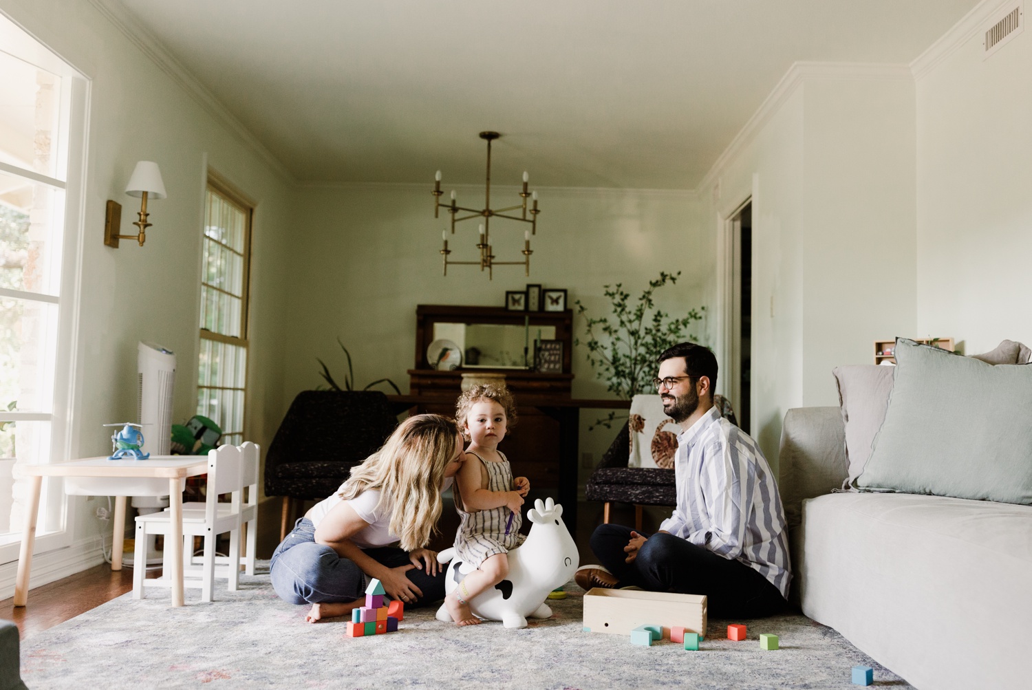 Austin at-home family session by Amber Vickery Photography