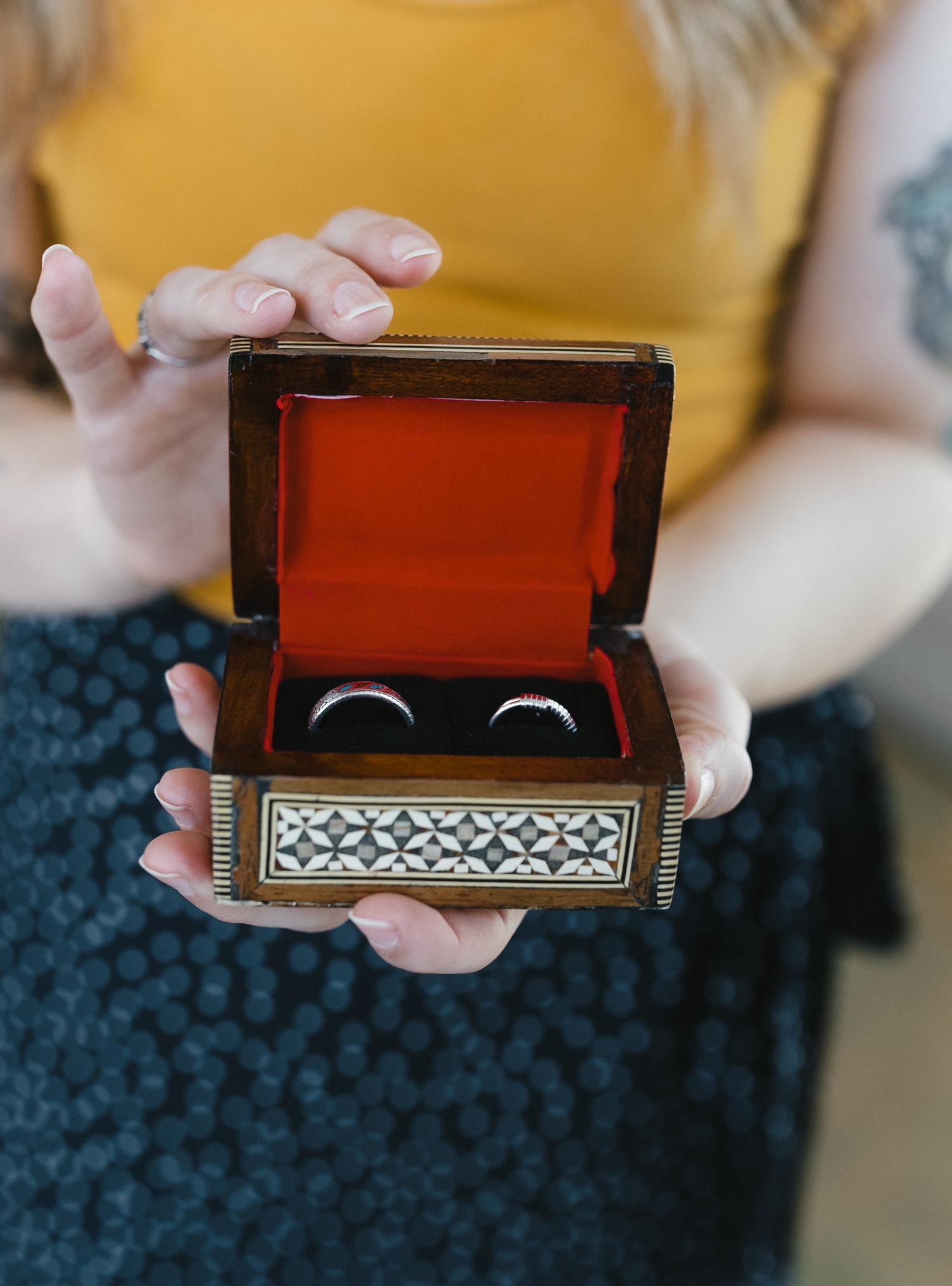 Intimate spring wedding at the UMLAUF Sculpture Garden in Austin, TX