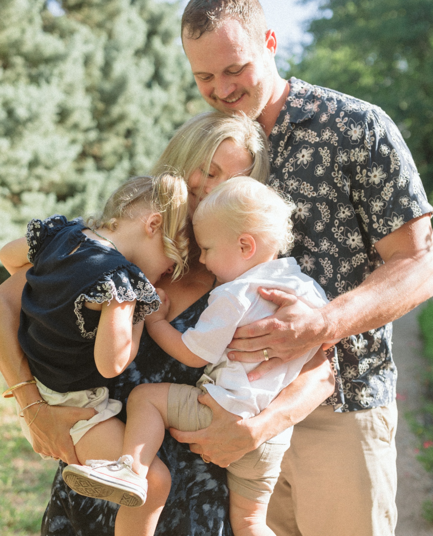 Family session at the Lady Bird Johnson Wildflower Center in Austin, TX