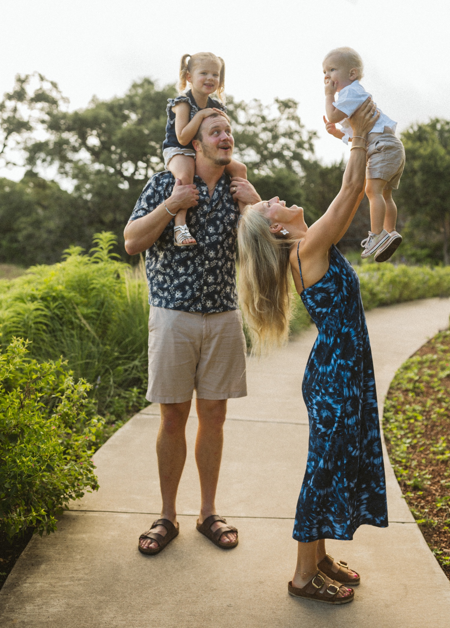 Documentary-style family photography by Amber Vickery