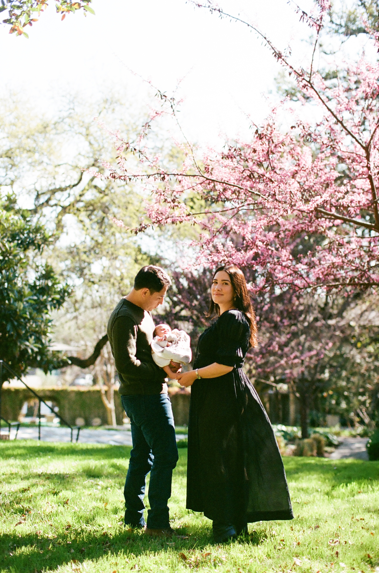 black outfits for a newborn family session